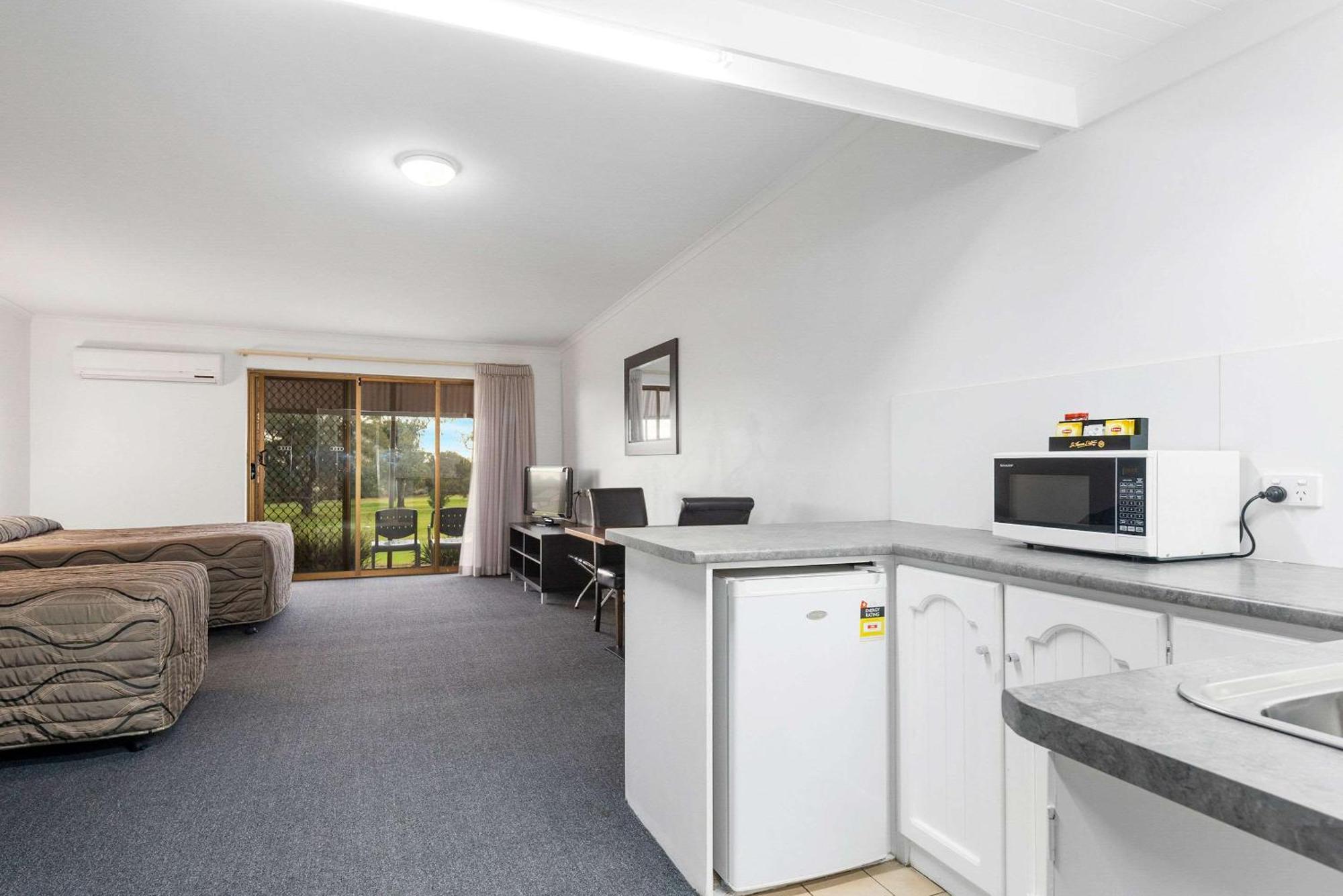 Comfort Inn & Suites Riverland Barmera Exterior photo